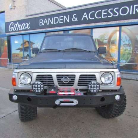 Bara-de-protecție-frontală-cu-gauri-pentru-lampi-fata-dedicată-modelului-NISSAN-PATROL-Y60_ Bara-de-protecție-frontală-cu-gauri-pentru-lampi-fata-dedicată-modelului-NISSAN-PATROL-Y60_