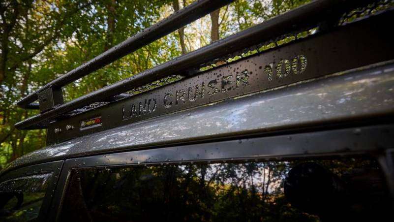 Portbagaj-cu-plasa-Toyota-Land-Cruiser-100- Portbagaj-cu-plasa-Toyota-Land-Cruiser-100-