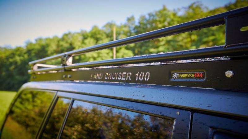 Portbagaj-cu-plasa-Toyota-Land-Cruiser-100_ Portbagaj-cu-plasa-Toyota-Land-Cruiser-100_