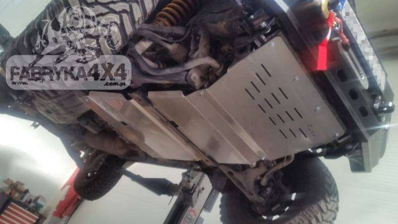 Scut-aluminiu-motor-Mitsubishi-Pajero-III-Benzina-99-06__ Scut-aluminiu-motor-Mitsubishi-Pajero-III-Benzina-99-06__