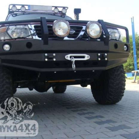 Bara-fata-cu-bullbar-F4x4-Nissan-Patrol-Y61-BFB-F4x4-Y61-2 Bara-fata-cu-bullbar-F4x4-Nissan-Patrol-Y61-BFB-F4x4-Y61-2