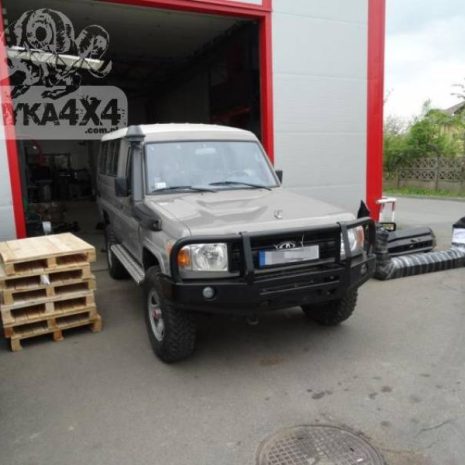 Bara-fata-cu-bullbar-F4x4-Toyota-Land-Cruiser-78-BFB-F4x4-J78-2 Bara-fata-cu-bullbar-F4x4-Toyota-Land-Cruiser-78-BFB-F4x4-J78-2
