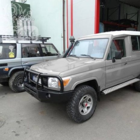 Bara-fata-cu-bullbar-F4x4-Toyota-Land-Cruiser-78-BFB-F4x4-J78