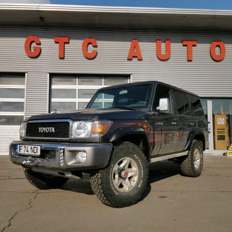Overfendere-Kut-Snake-Toyota-Land-Cruiser-76-50mm-textured-KS-LC76S