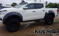 Overfendere-Nissan-Navara-D23-N.-Patrol-300-2016-Renault-Alskan-12cm-234×121.jpe