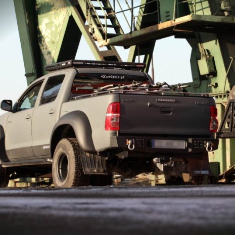 Suport-roata-rezerva-Hi-Lift-canistre-M4x4-suport-roata-M4x4-3 Suport-roata-rezerva-Hi-Lift-canistre-M4x4-suport-roata-M4x4-3